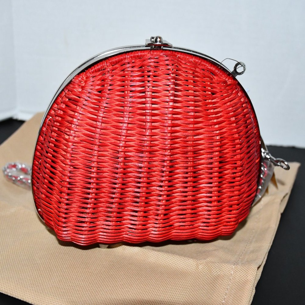 Patricia Nash  Melfi Oval Clam Rattan Shoulder Bag  in  Red  #P920216 NWT - Picture 3 of 4